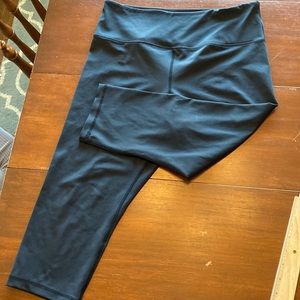 Zyia black 15” crops Size 12